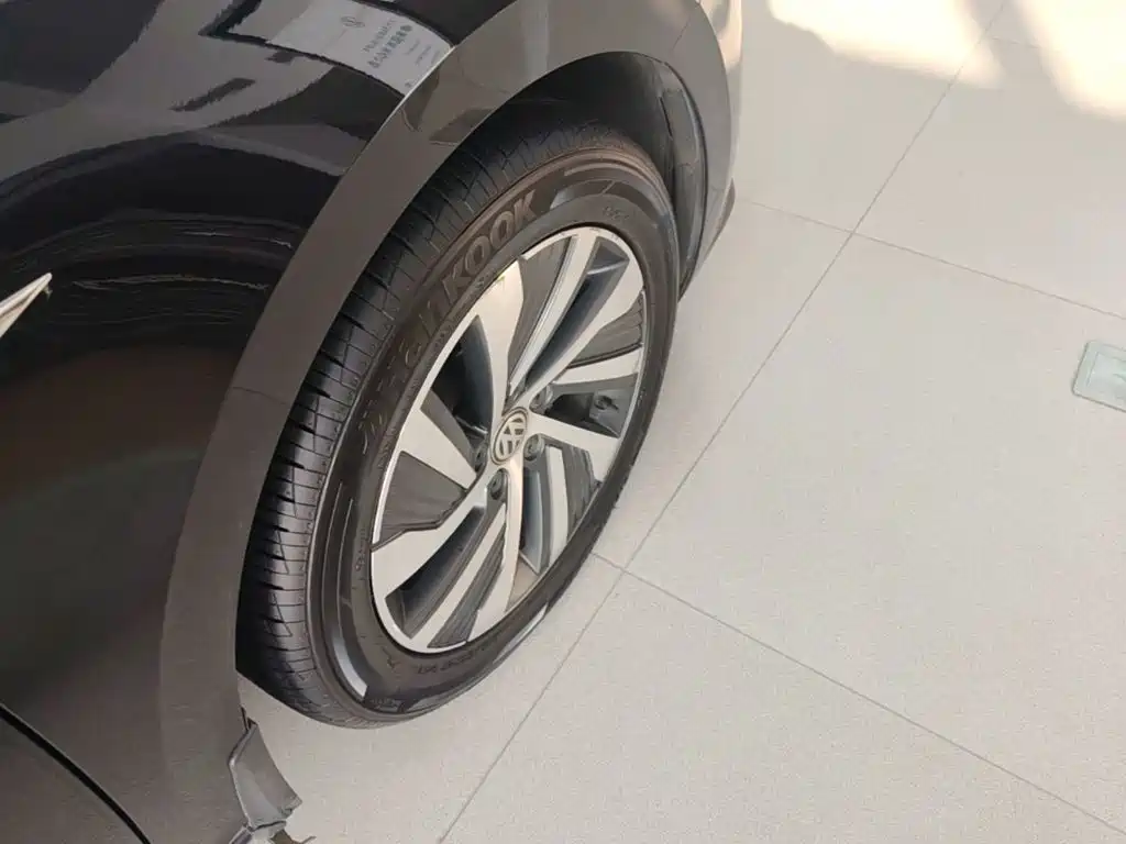 Volkswagen Passat PHEV — миниатюра 12