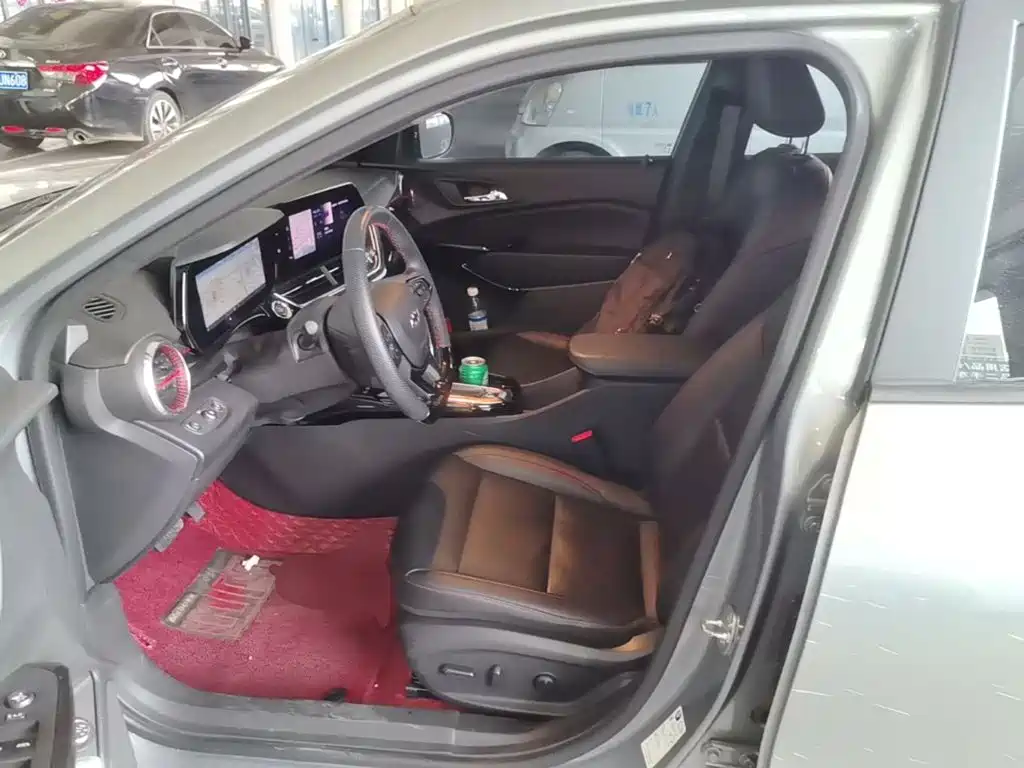 Chevrolet Seeker — миниатюра 15