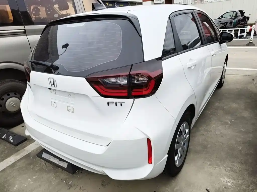 Honda Fit — миниатюра 11