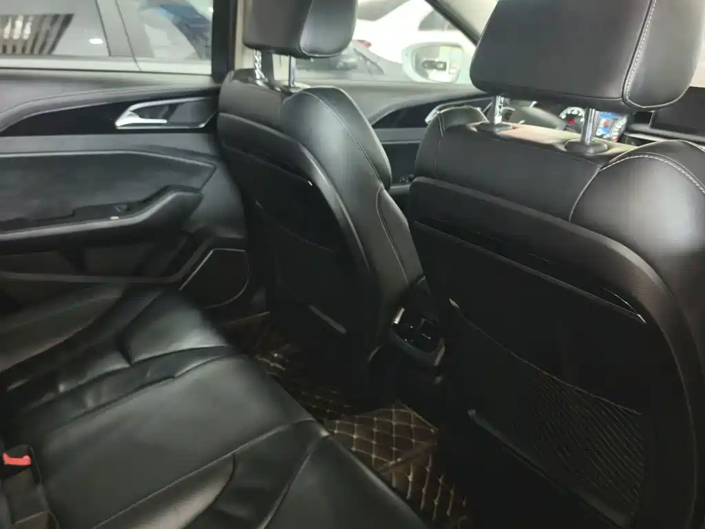 Hongqi Hongqi H5 — миниатюра 6