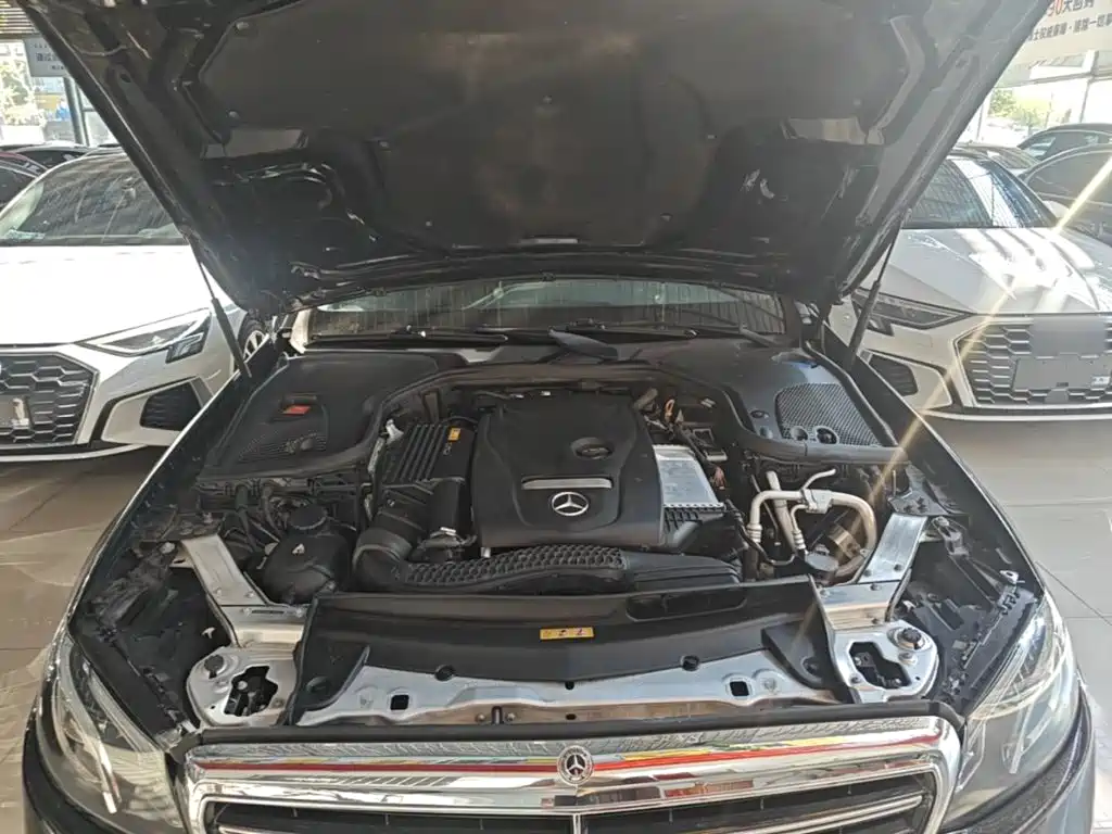 Mercedes-Benz E-Class — миниатюра 20