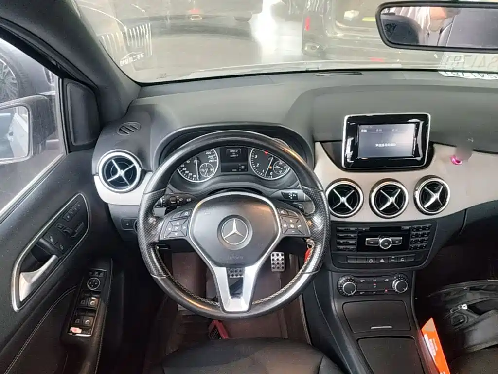 Mercedes-Benz B-Class — миниатюра 11