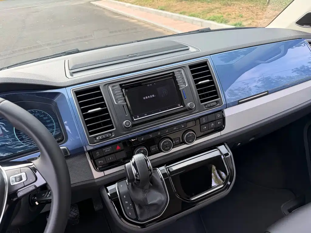 Volkswagen Multivan — миниатюра 11