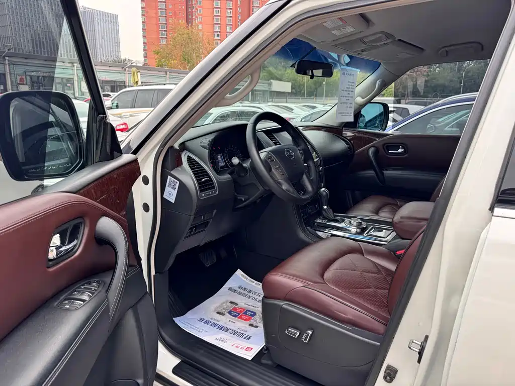 Nissan Patrol — миниатюра 5
