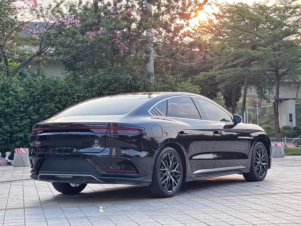 BYD Han — миниатюра 6