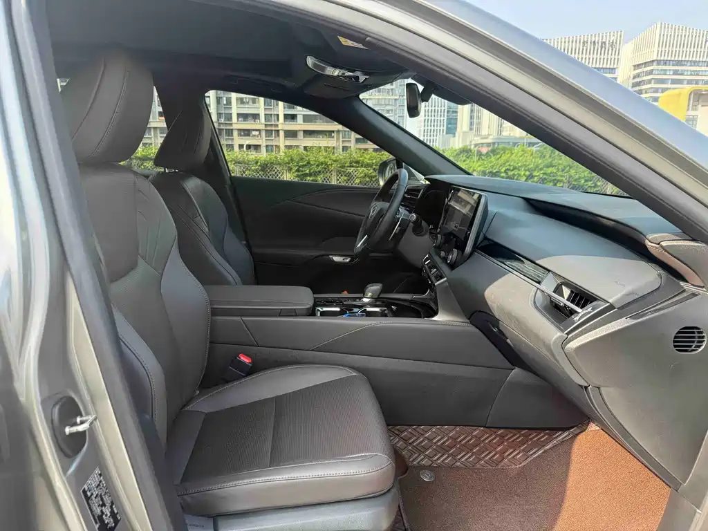 Lexus RX — миниатюра 7