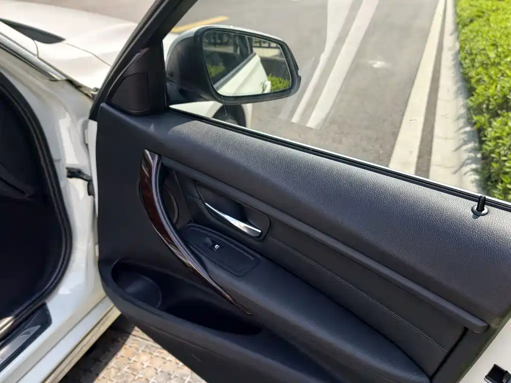 BMW 3 Series — миниатюра 18