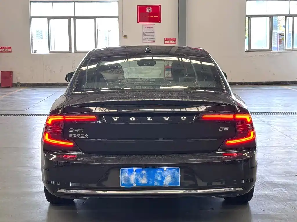 Volvo S90 — миниатюра 5
