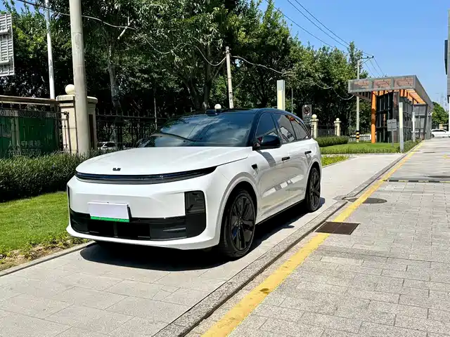 IDEAL CAR IDEAL L6 2025