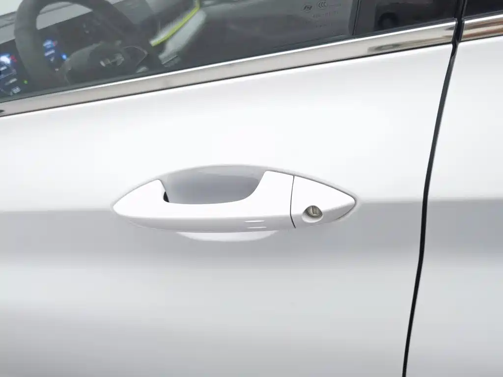 Geely Binyue — миниатюра 18