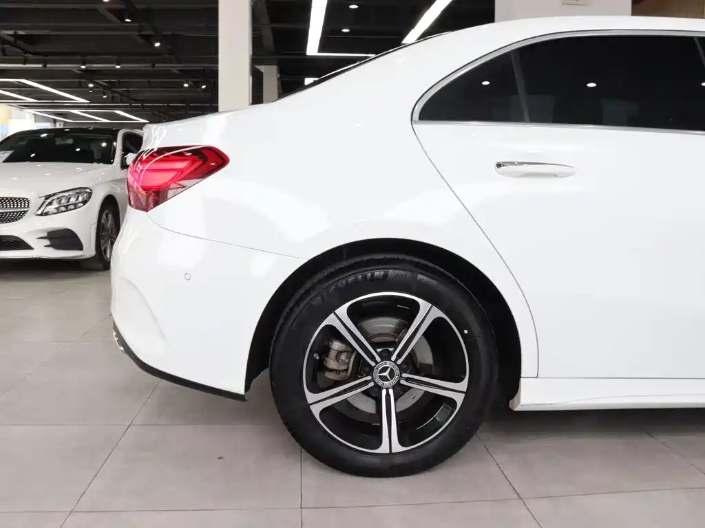 Mercedes-Benz A-Class — миниатюра 7