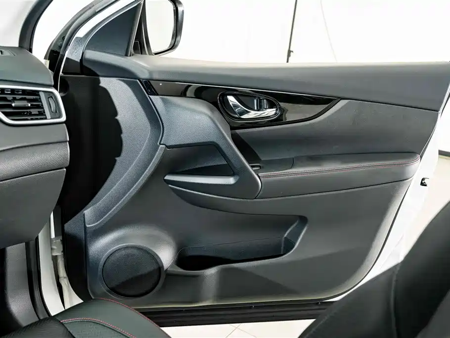 Nissan Qashqai — миниатюра 15