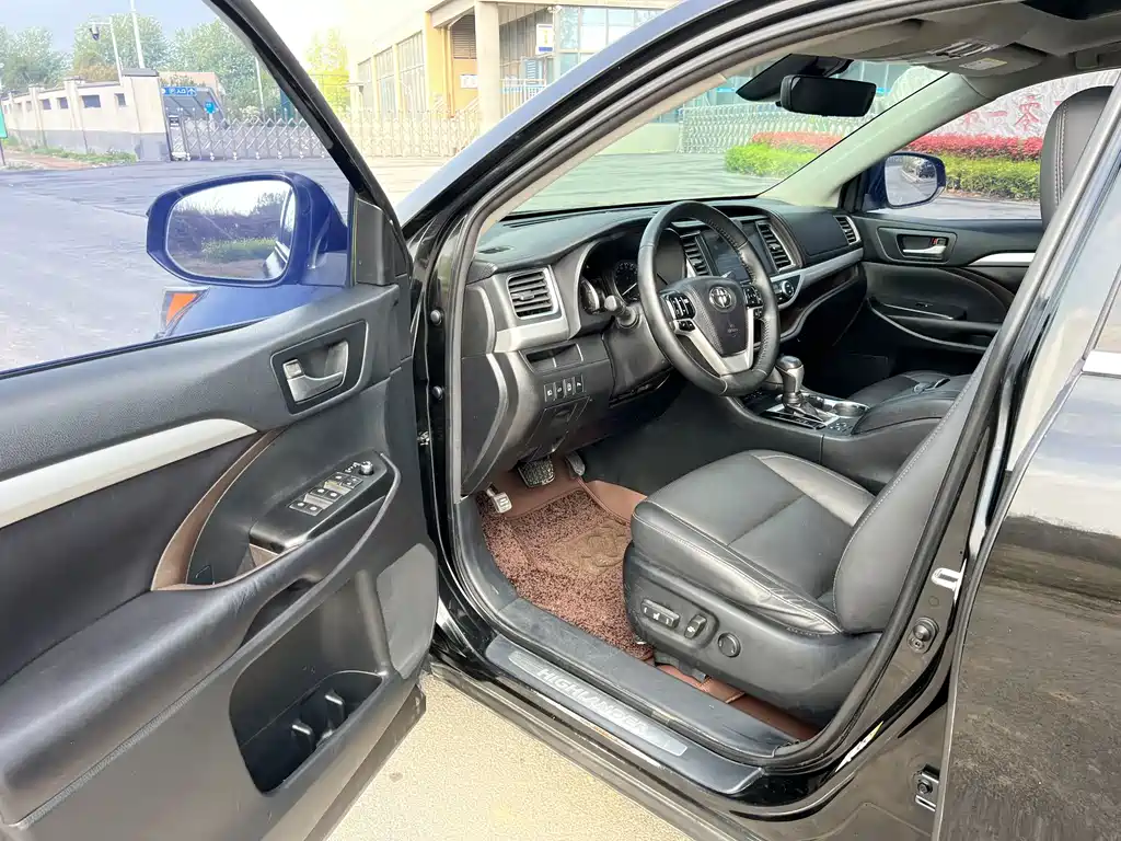 Toyota Highlander — миниатюра 9