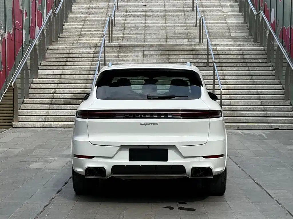Porsche Cayenne — миниатюра 5