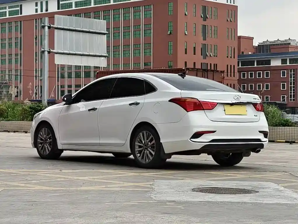 Hyundai Mistra — миниатюра 6