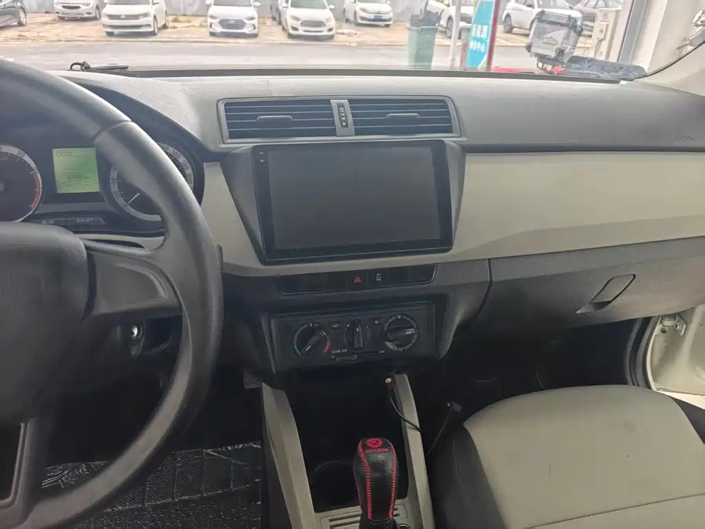 Skoda Fabia — миниатюра 6