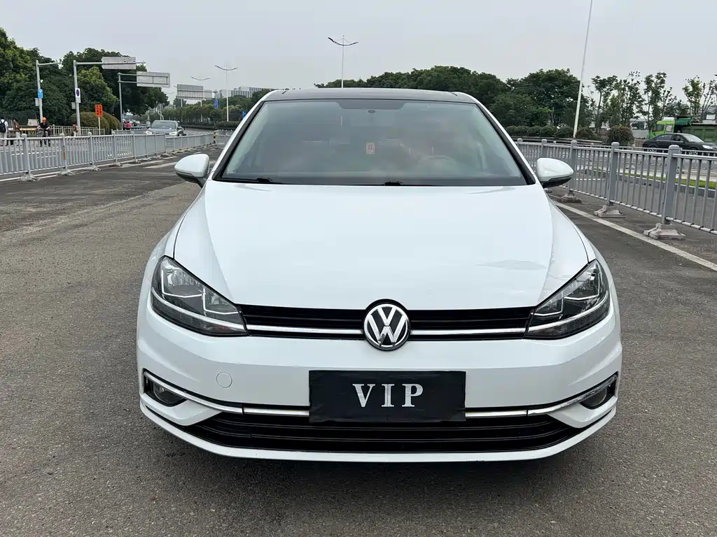 Volkswagen Golf 2018 230TSI AT Comfort