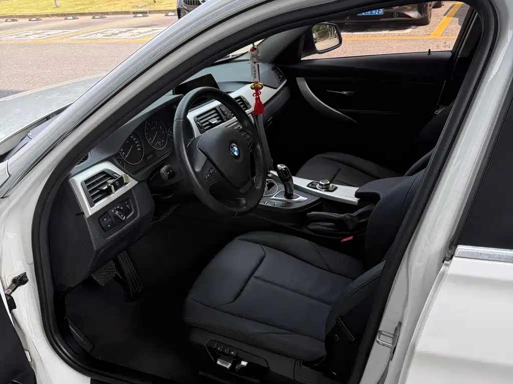 BMW 3 Series — миниатюра 11