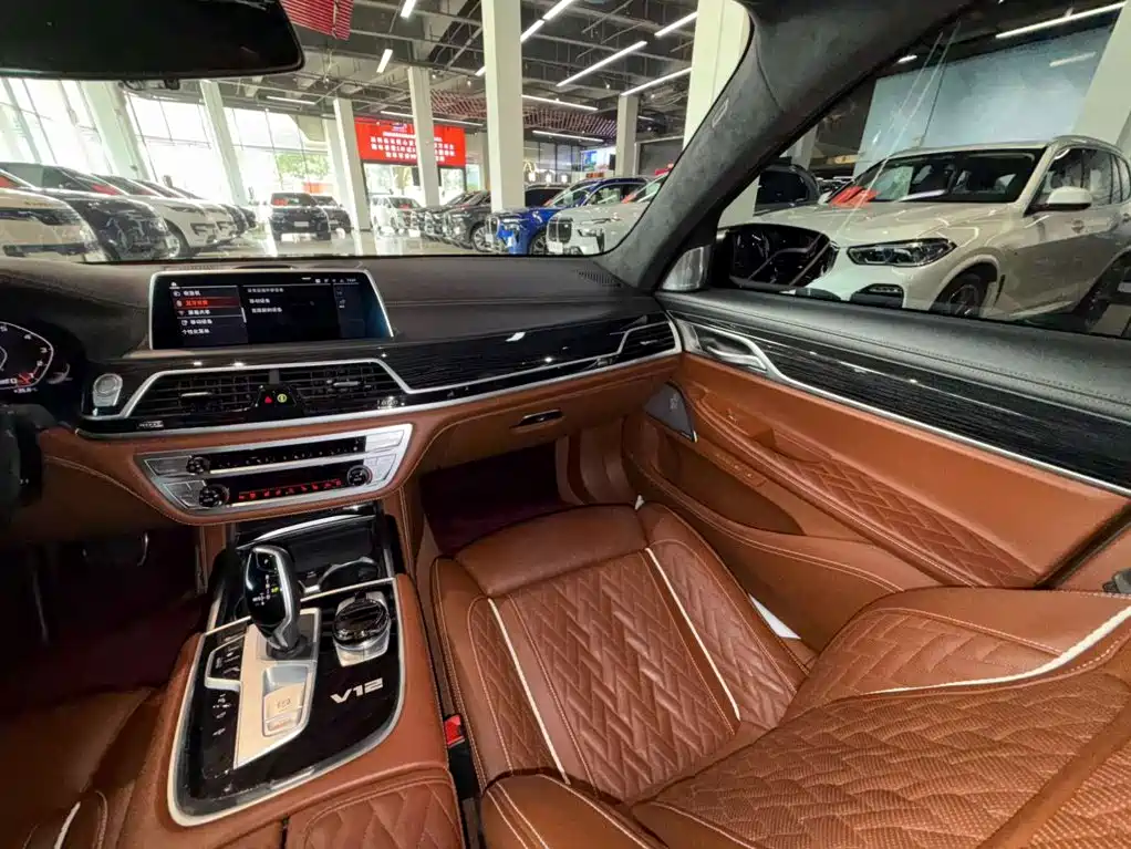BMW 7 Series — миниатюра 15
