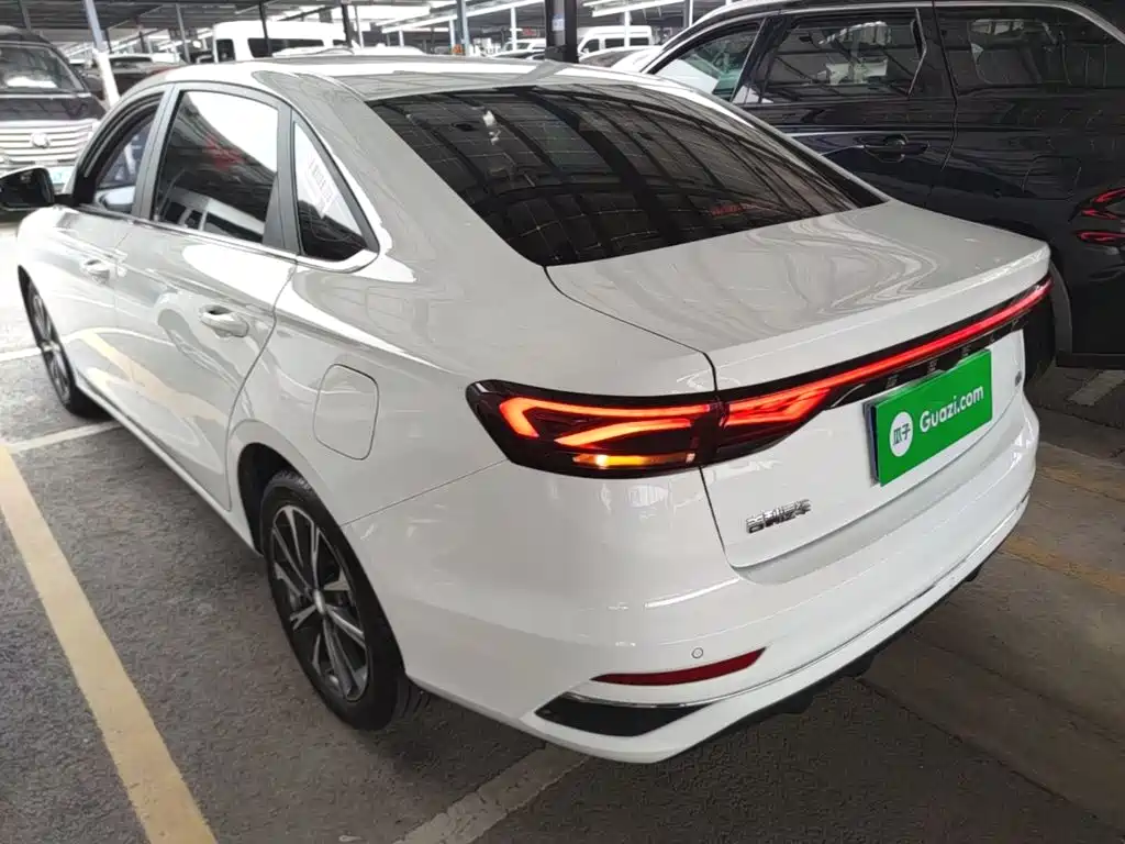 Geely Emgrand 2025 4 1.5L CVT Luxury