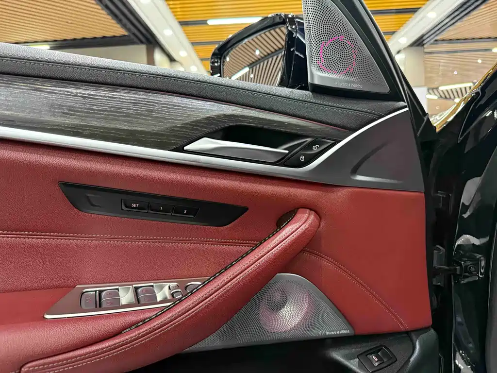 BMW 5 Series — миниатюра 16