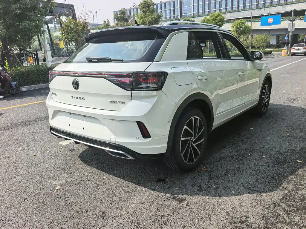 Volkswagen T-Roc — миниатюра 10