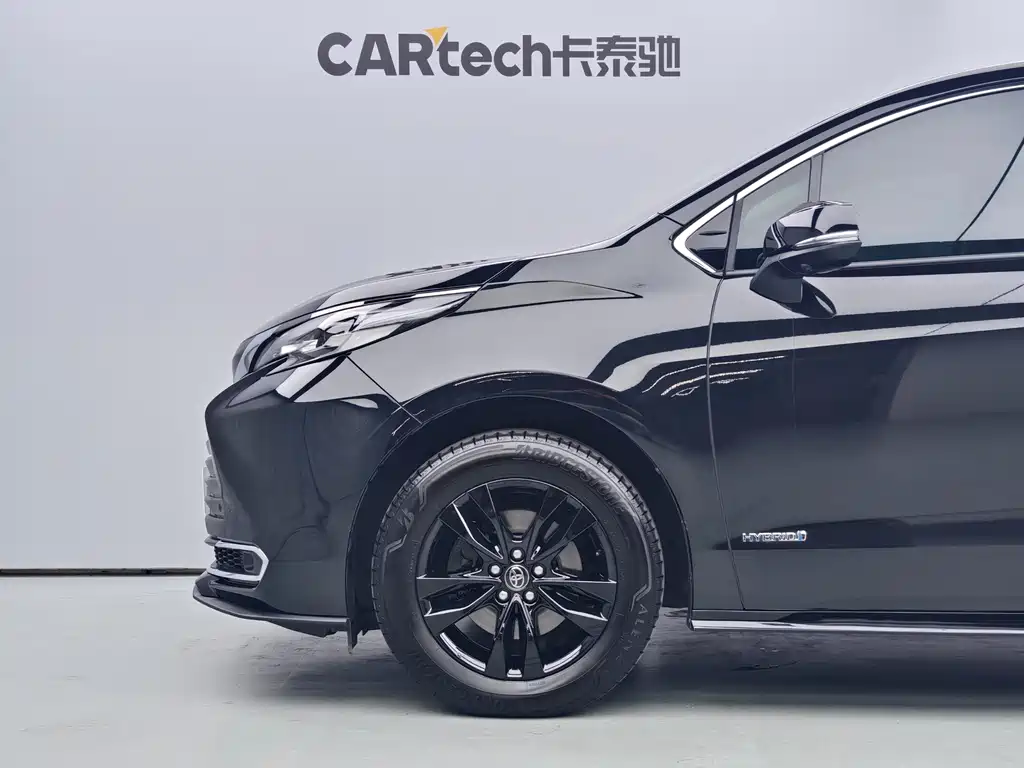 Toyota Sienna — миниатюра 6