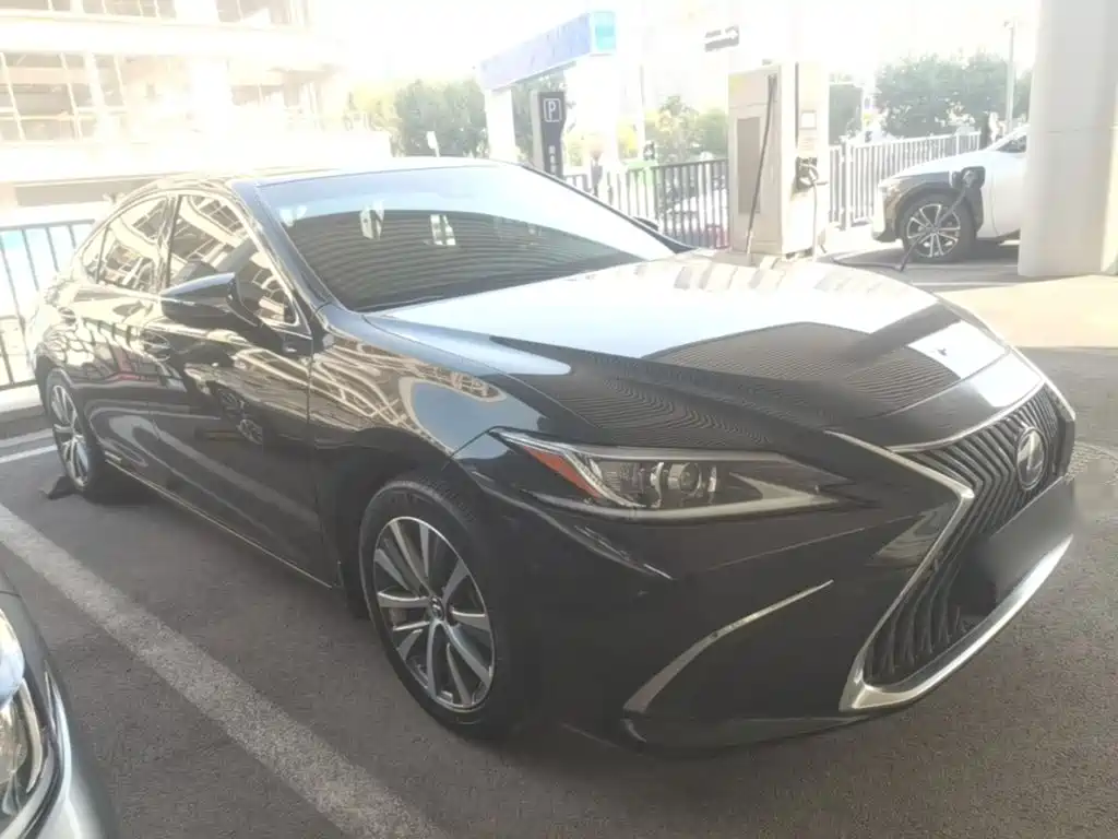 Lexus ES — миниатюра 4