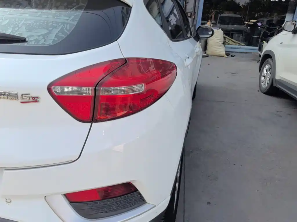 Geely Emgrand GS — миниатюра 8