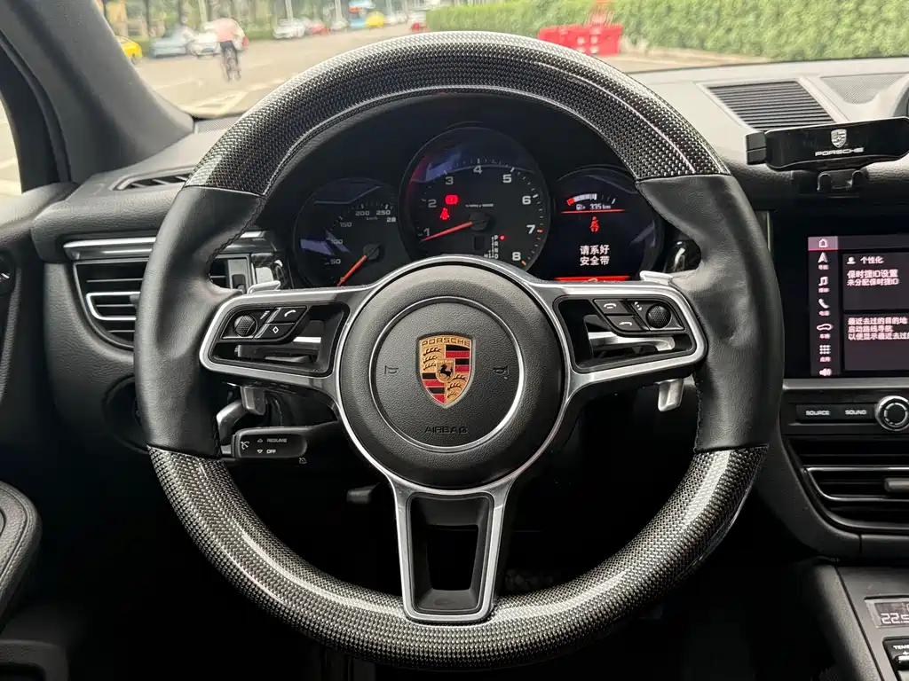 Porsche Macan — миниатюра 15