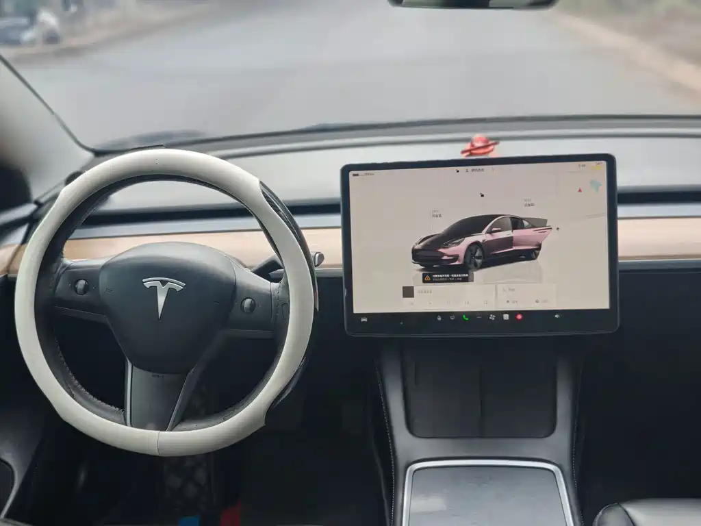 Tesla Model 3 — миниатюра 5