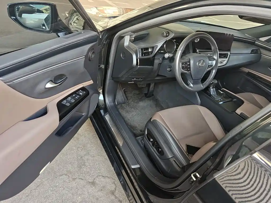 Lexus ES — миниатюра 16