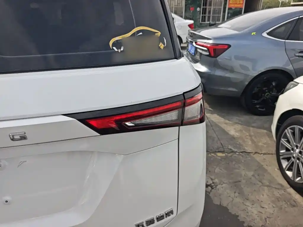 Wuling Jiachen — миниатюра 8
