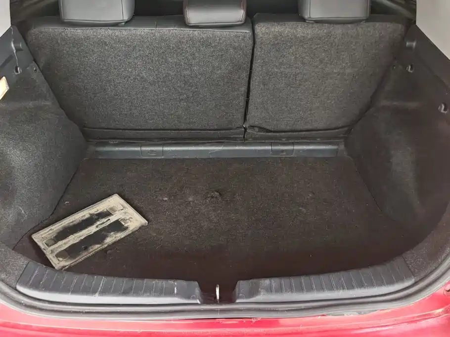 Toyota Yaris L — миниатюра 4