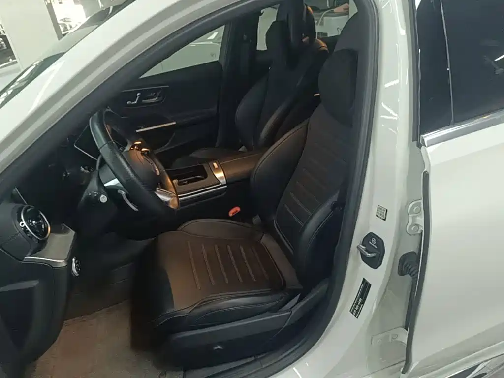 Mercedes-Benz C-Class — миниатюра 15