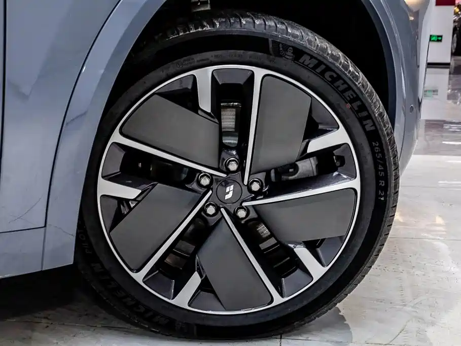 Li Auto Li L8 — миниатюра 37
