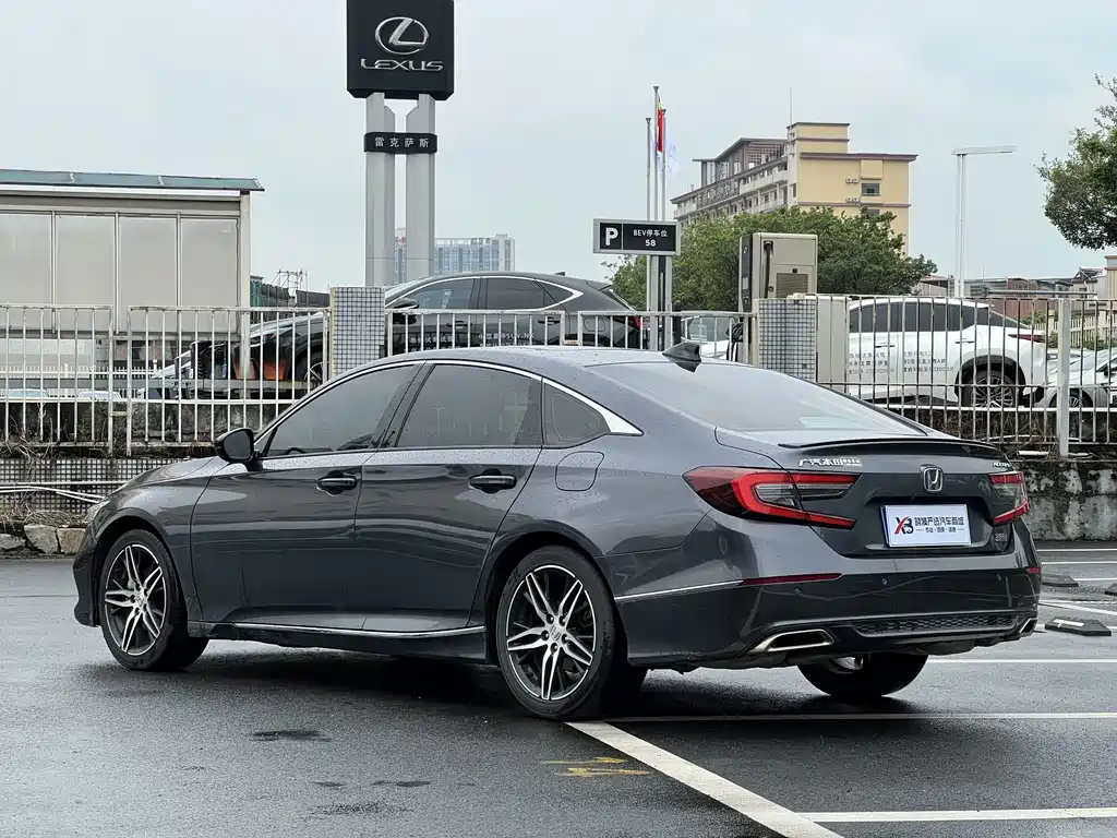 Honda Accord — миниатюра 8