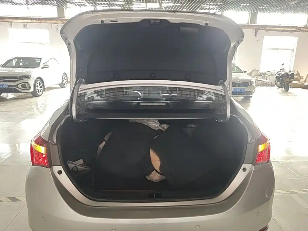 Toyota Corolla — миниатюра 19