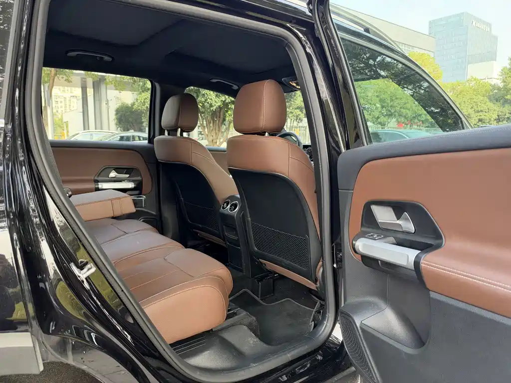 Mercedes-Benz GLB — миниатюра 10