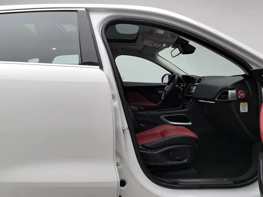 Jaguar F-PACE — миниатюра 23