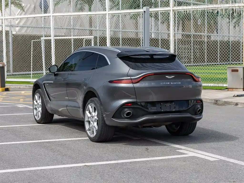 Aston Martin DBX 2020 4.0T V8 1913