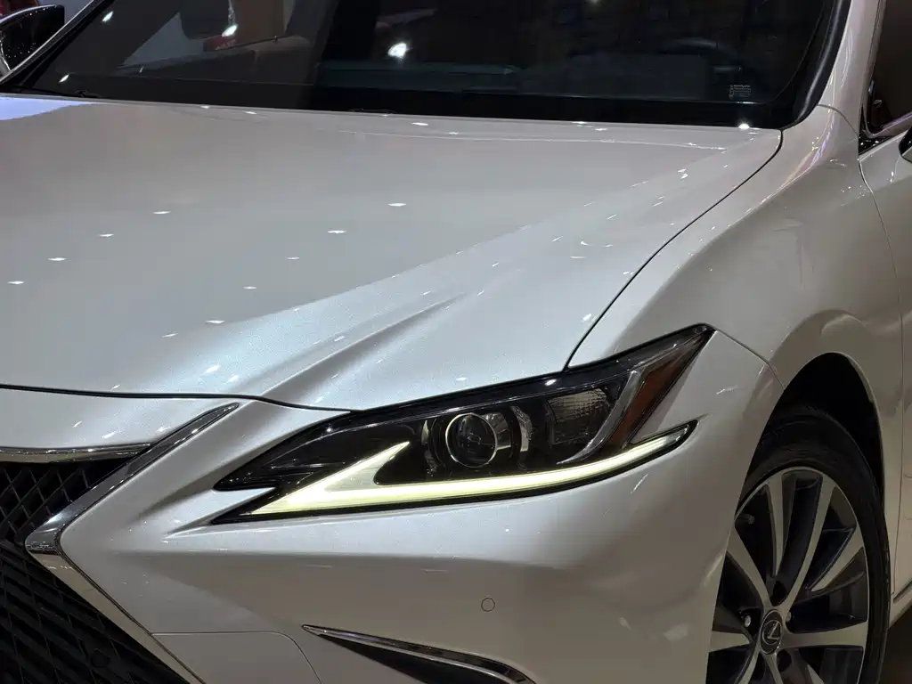Lexus ES — миниатюра 3