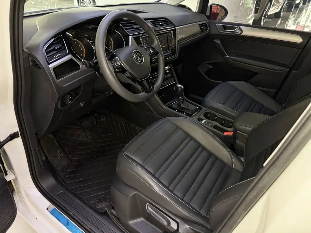Volkswagen Touran — миниатюра 7