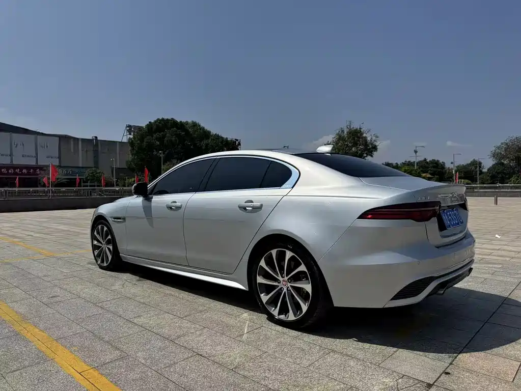 Jaguar XEL — миниатюра 6