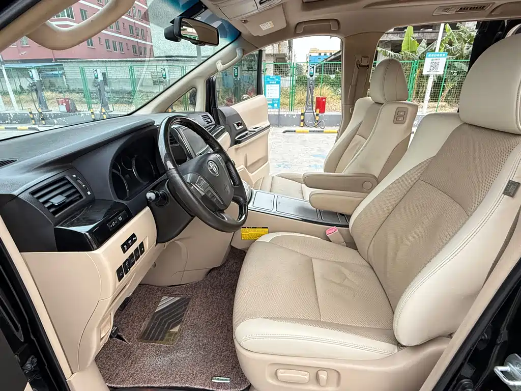 Toyota Alphard 2012 3.5L Luxury