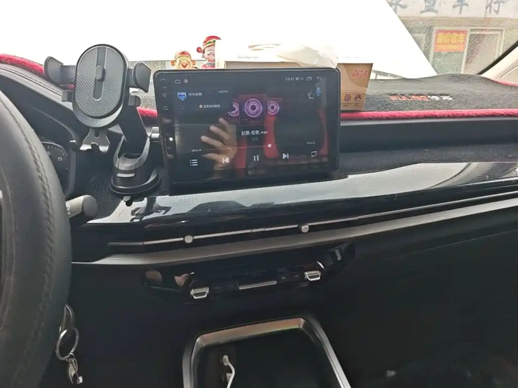 Wuling Jiachen — миниатюра 13