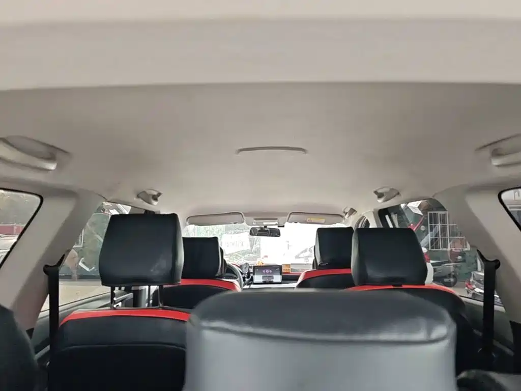 Wuling Jiachen — миниатюра 18