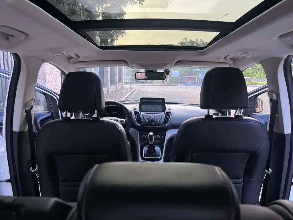 Ford Kuga — миниатюра 15