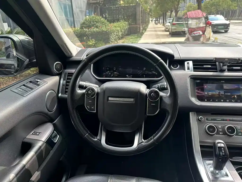 Land Rover Sport — миниатюра 6