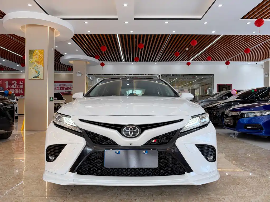 Toyota Camry — миниатюра 2